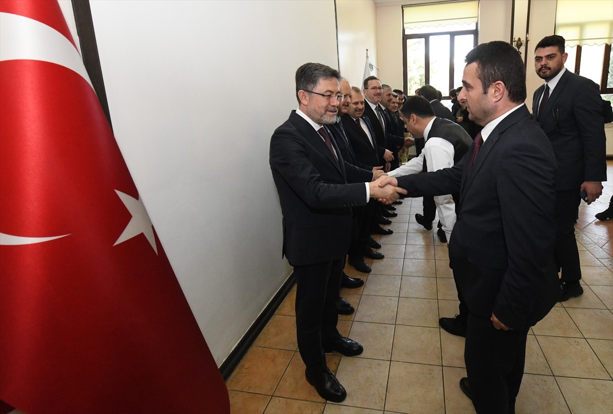 Tarım ve Orman Bakanı İbrahim Yumaklı, Kastamonu'da bayram namazı kıldı, vatandaşlarla...