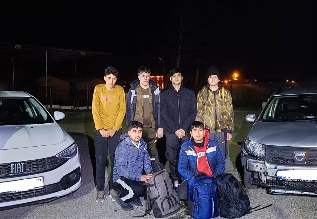 Tekirdağ'da yasa dışı yollarla yurda giren 6 düzensiz göçmen yakalandı.