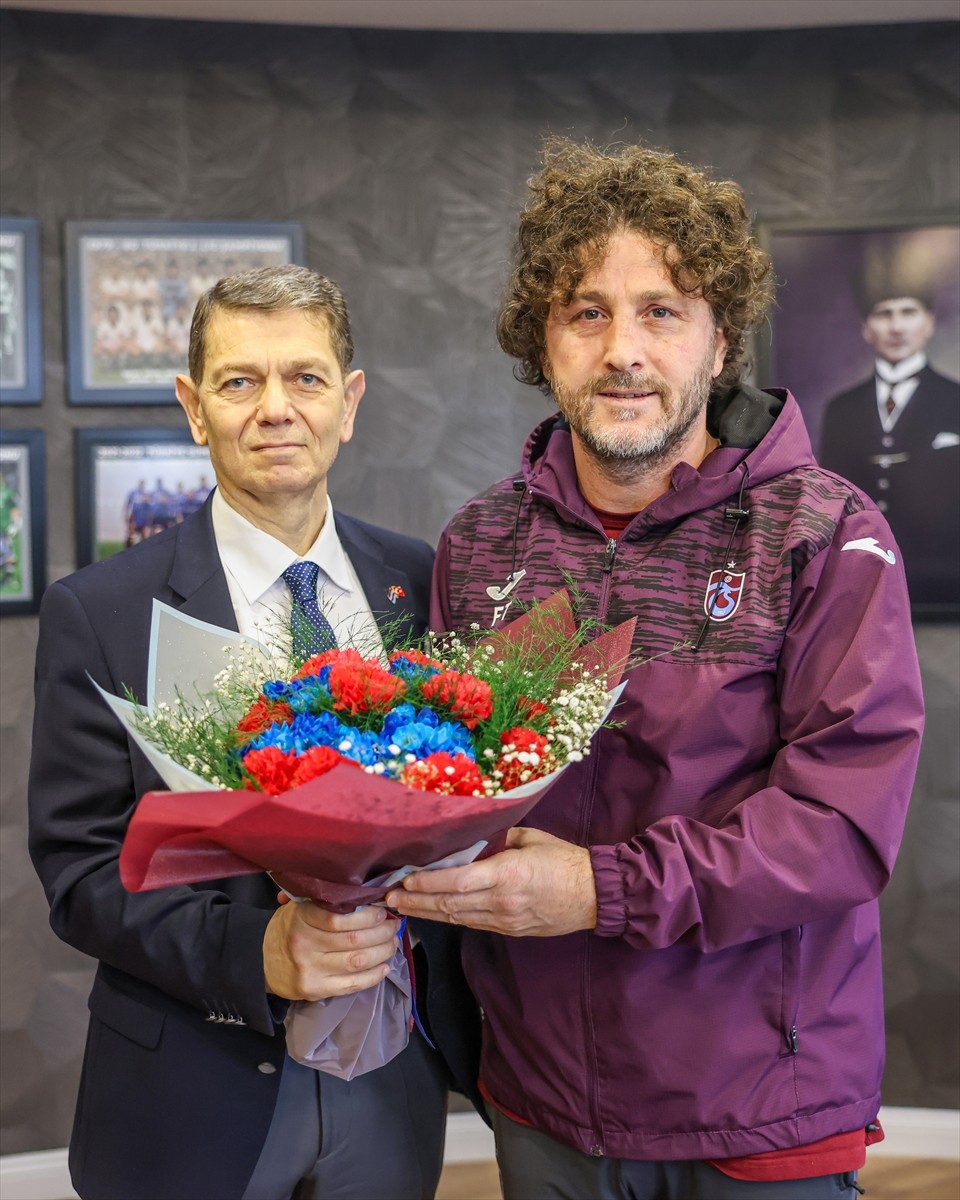 Trabzonspor'un kurulları, bordo-mavili takımda teknik direktörlük görevine getirilen Fatih...