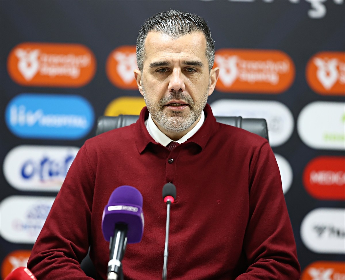 Trendyol Süper Lig'in 27. haftasında konuk olduğu Reeder Samsunspor'a 3-2 yenilen Adana...