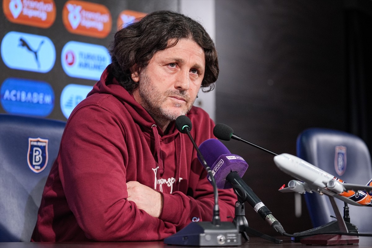 Trendyol Süper Lig'in 28. haftasında, RAMS Başakşehir ile Trabzonspor takımları Başakşehir Fatih...