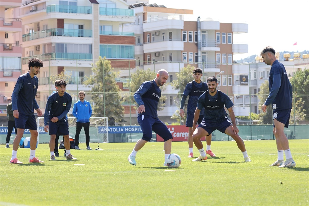 Trendyol Süper Lig'in 29. haftasında deplasmanda Onvo Antalyaspor ile karşılaşacak Corendon...