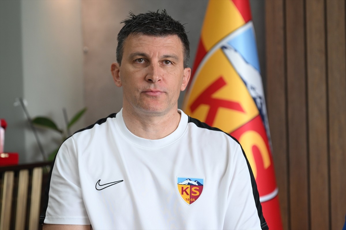 Trendyol Süper Lig ekiplerinden Bellona Kayserispor'un teknik direktörü Sergej Jakirovic, AA...