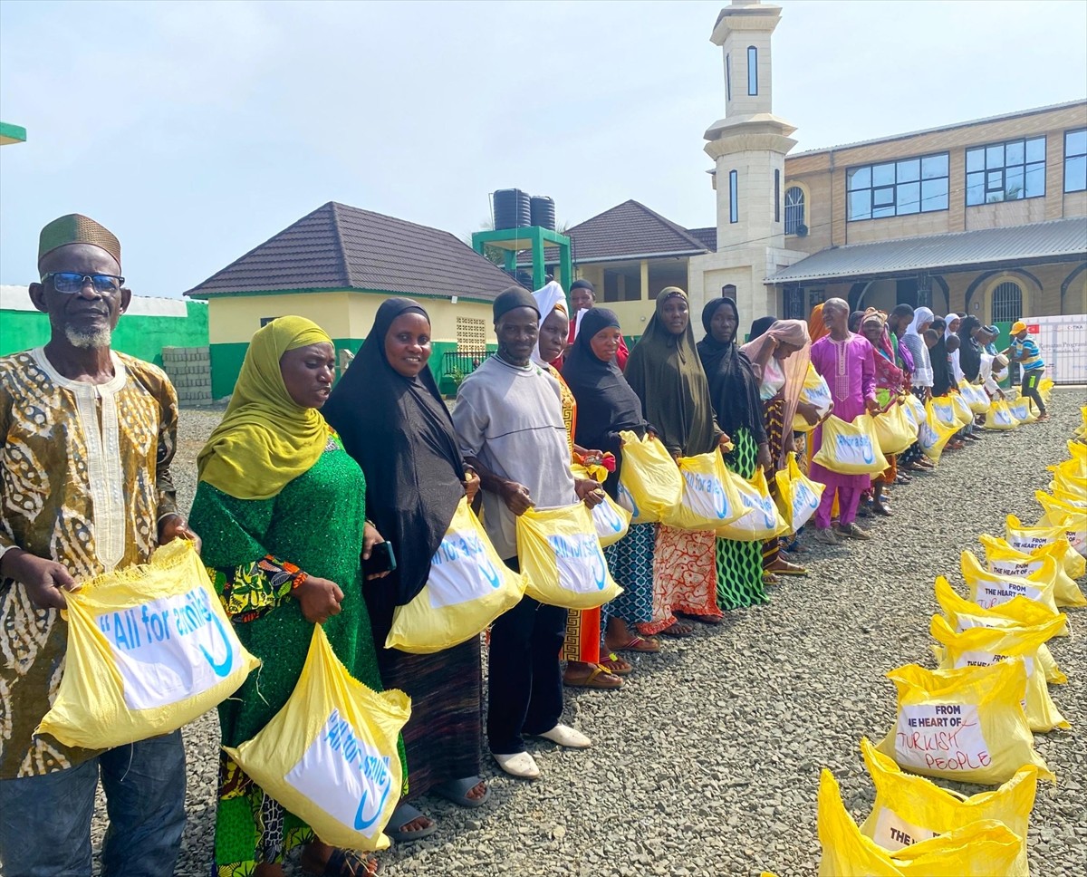 Türk İşbirliği ve Koordinasyon Ajansı Başkanlığı (TİKA), ramazan ayında Liberya'da, aralarında...