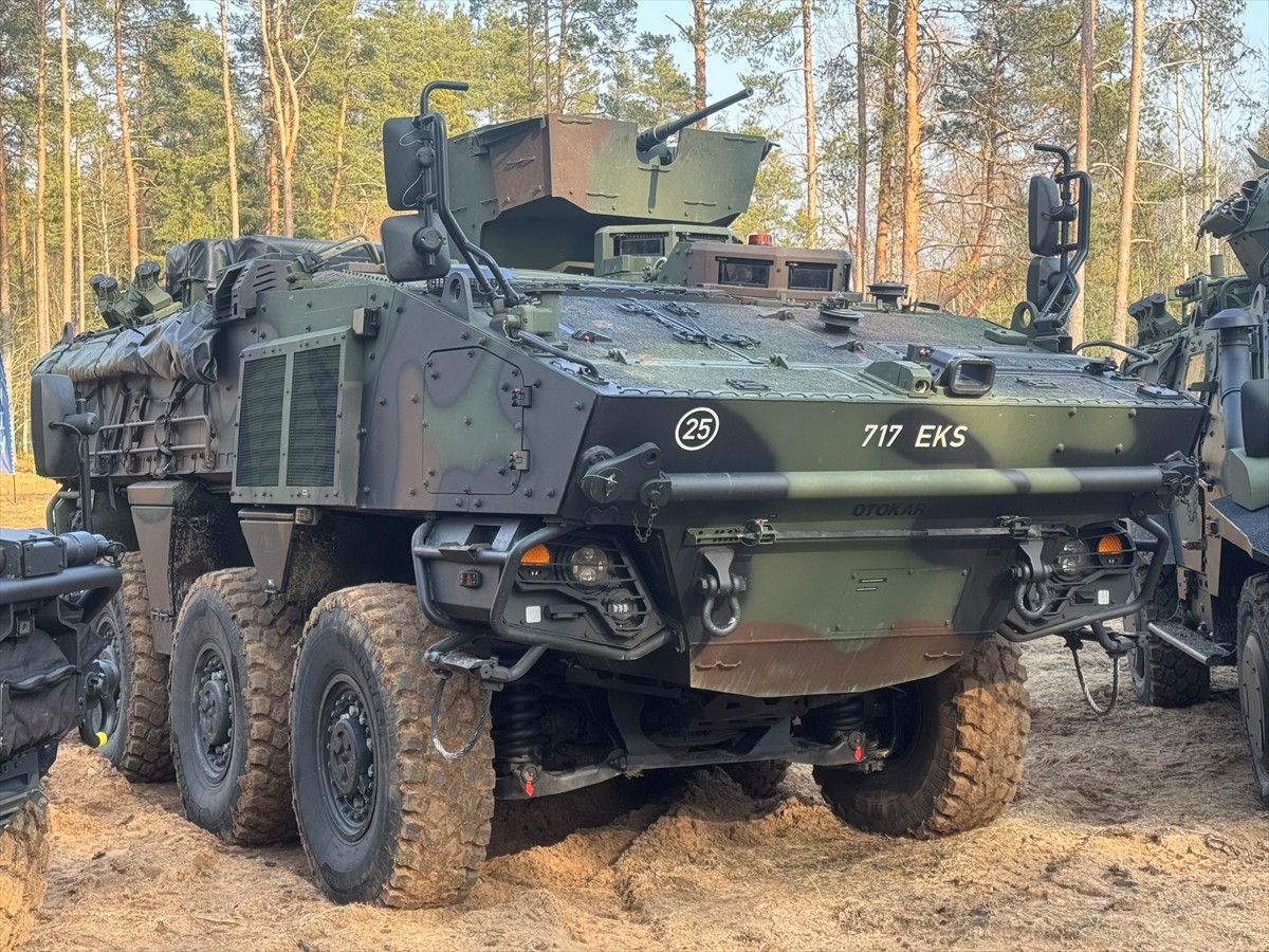 Türk savunma sanayisi bünyesinde geliştirilen ARMA 6x6 ve NMS (YÖRÜK) 4x4 tekerlekli zırhlı...