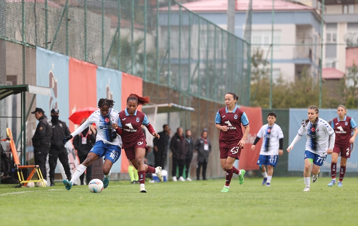 Turkcell Kadın Futbol Süper Lig'in 21. haftasında Trabzonspor, konuk ettiği Hakkarigücü ile 1-1...
