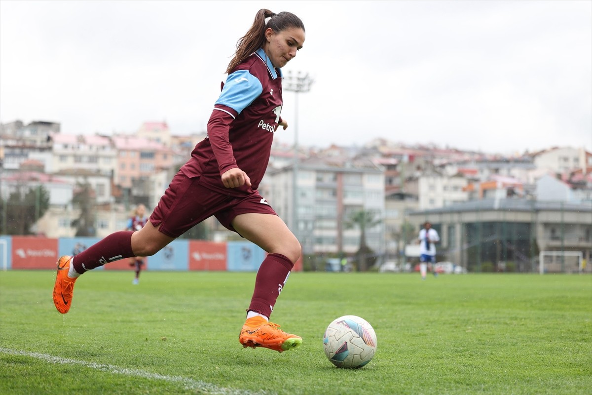 Turkcell Kadın Futbol Süper Lig'in 21. haftasında Trabzonspor, konuk ettiği Hakkarigücü ile 1-1...
