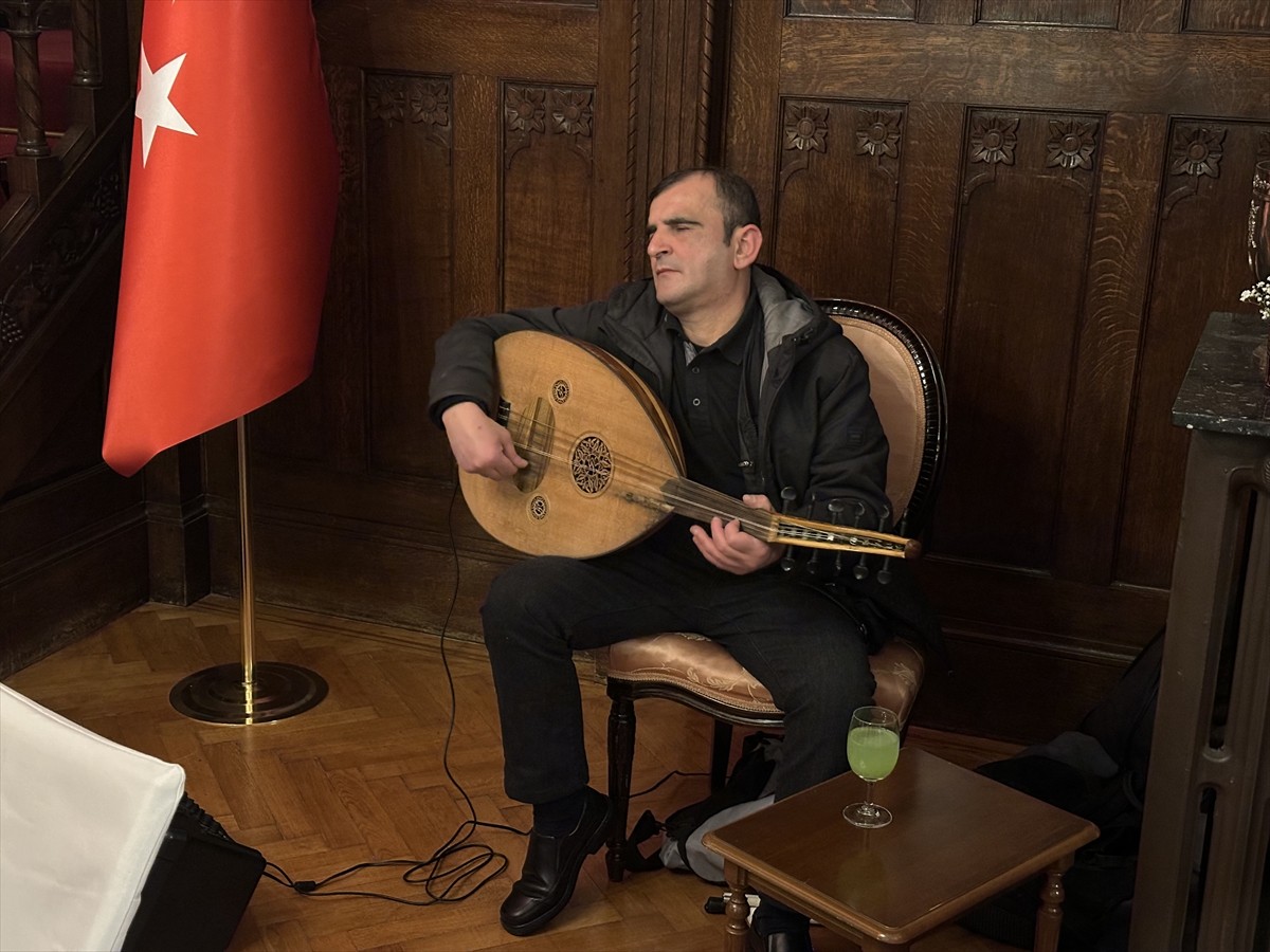 Türkiye'nin Atina Büyükelçiliğinde ramazan ayı vesilesiyle kadınlara yönelik bir sahur programı...