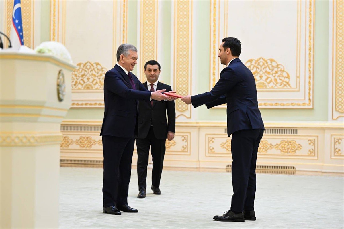 Türkiye'nin yeni atanan Taşkent Büyükelçisi Ufuk Ulutaş (fotoğrafta), Özbekistan Cumhurbaşkanı...