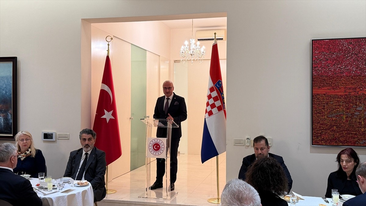 Türkiye'nin Zagreb Büyükelçiliği tarafından Hırvatistan'ın başkenti Zagreb'de iftar programı...