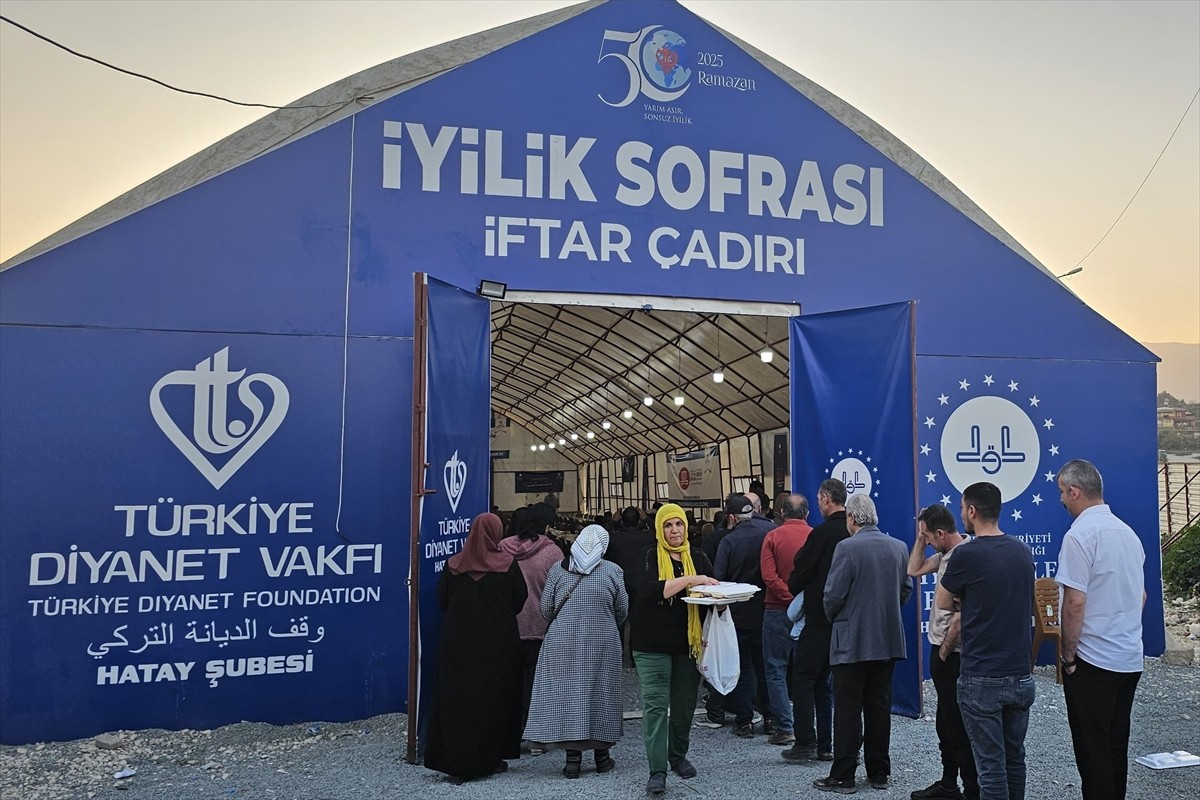 Türkiye Diyanet Vakfı (TDV), ramazanda, Kahramanmaraş merkezli 6 Şubat 2023 depremlerinden...