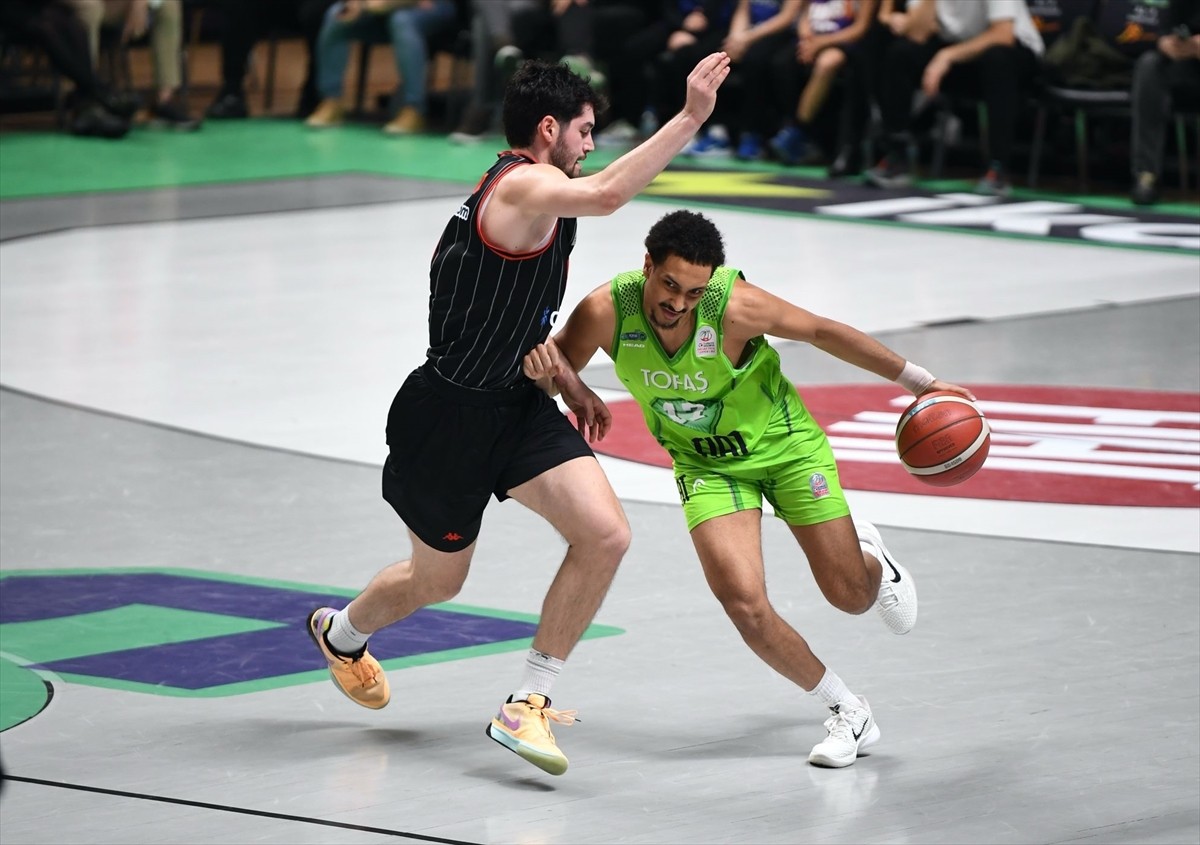 Türkiye Sigorta Basketbol Süper Ligi'nin 23. haftasında Manisa Basket Divissa ile TOFAŞ takımları...