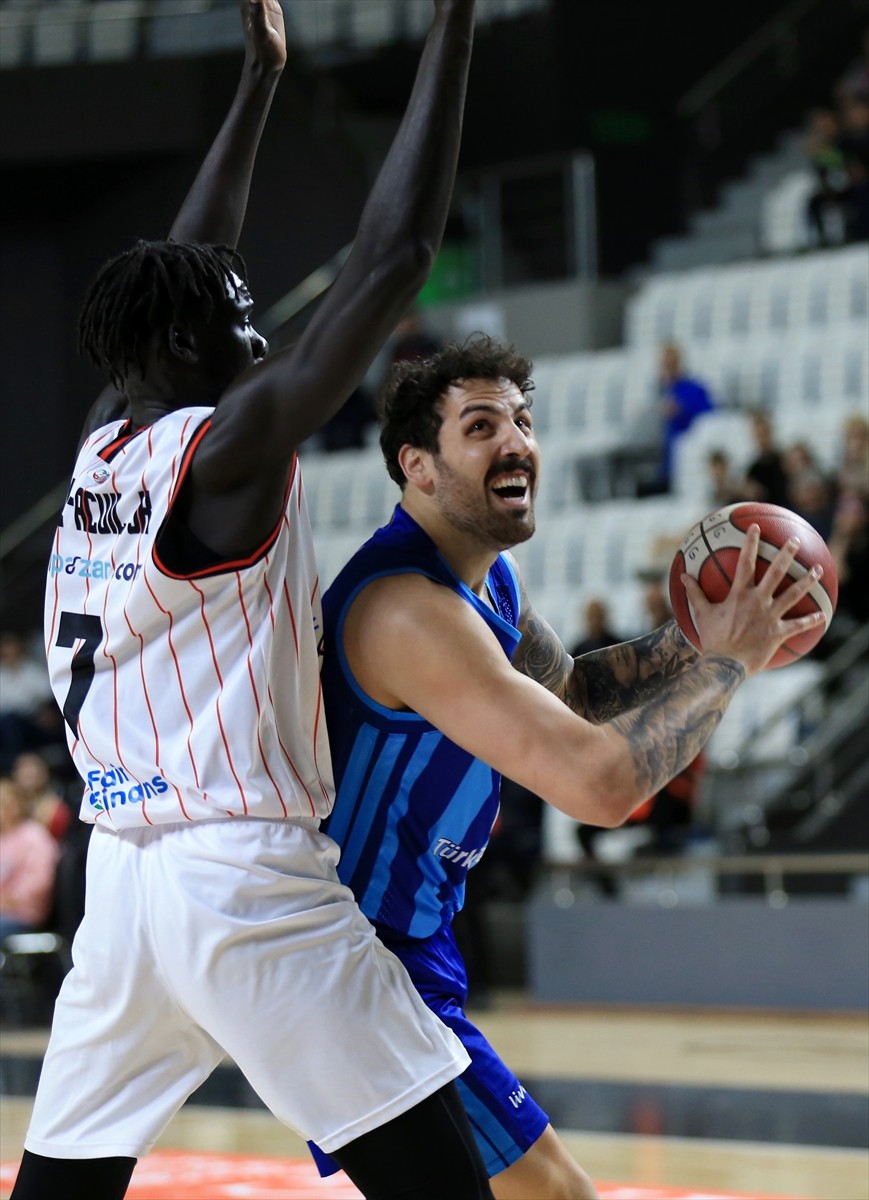 Türkiye Sigorta Basketbol Süper Ligi’nin 22. haftasında Manisa Basket Divissa ile Türk Telekom...