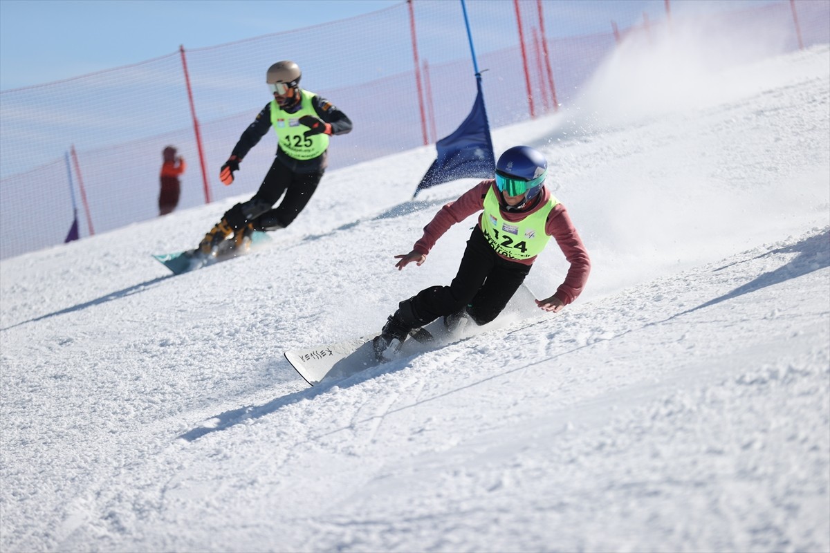 Türkiye Snowboard Şampiyonası'nda müsabakalar tamamlandı. Türkiye Kayak Federasyonu tarafından...