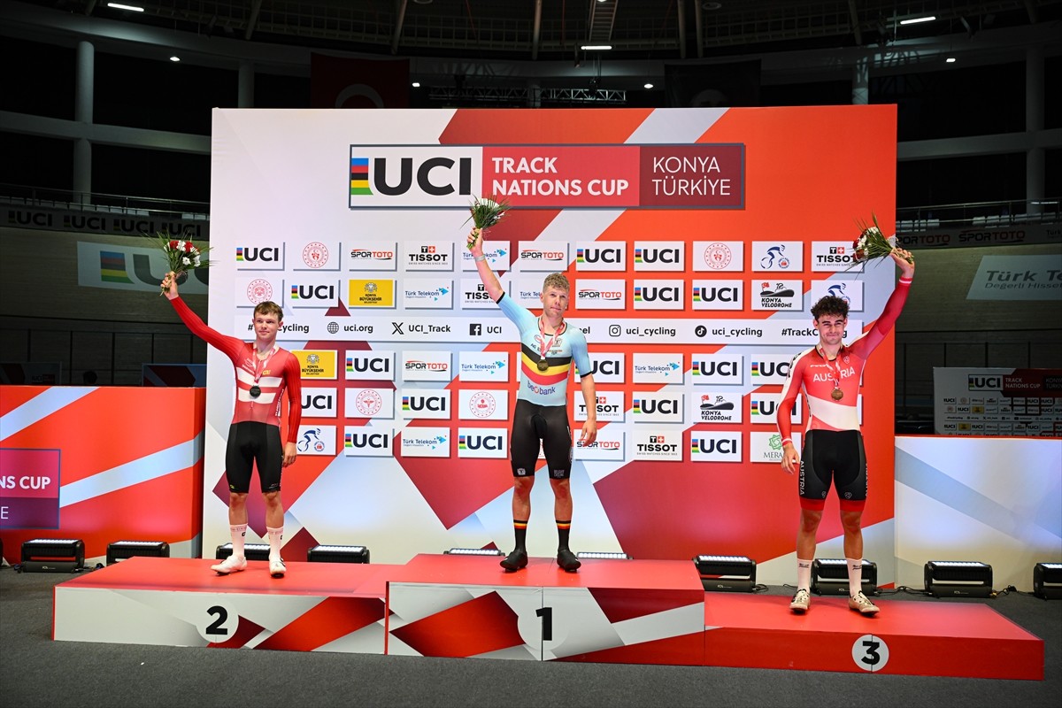 UCI Pist Bisikleti Uluslar Kupası erkekler eleme yarışı finali, Konya Olimpik Veledromu'nda...