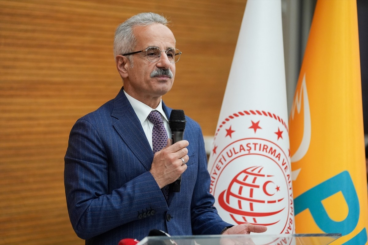 Ulaştırma ve Altyapı Bakanı Abdulkadir Uraloğlu, Ankara PTT Başmüdürlüğü'nde düzenlenen Genel...