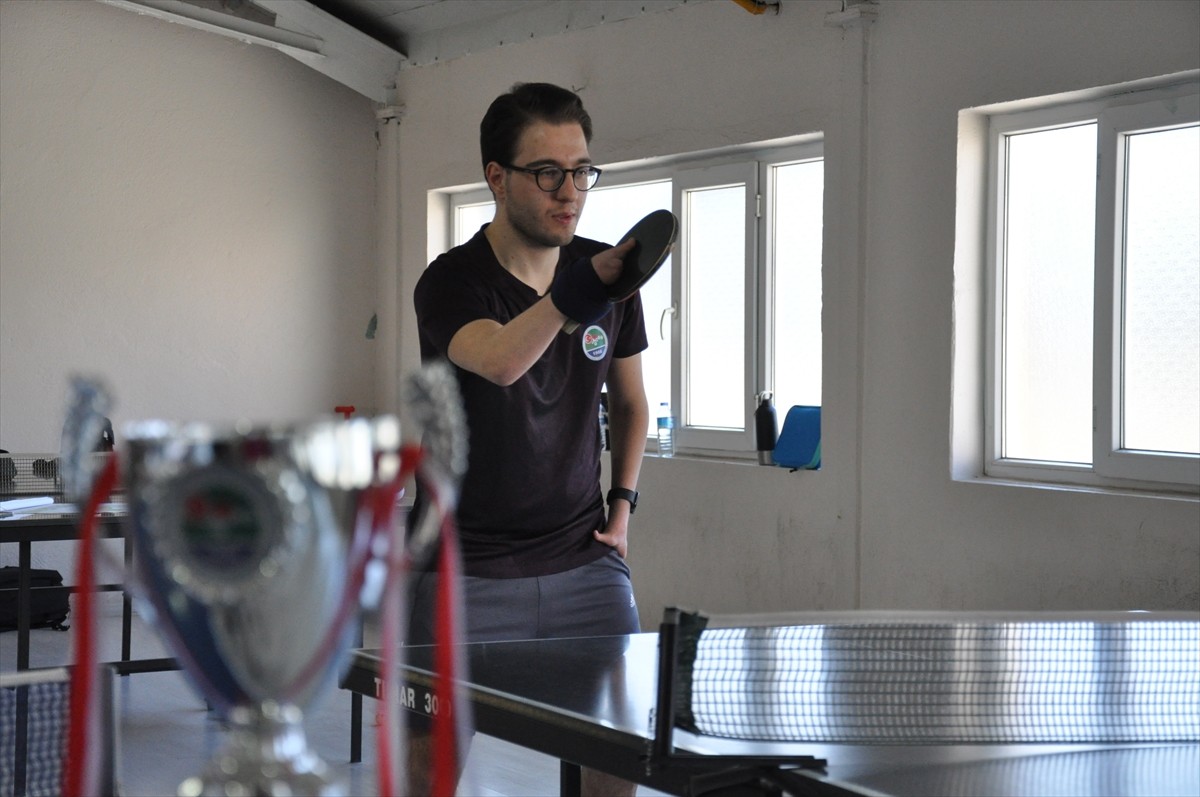 Ulusal ve uluslararası turnuvalarda elde ettiği derecenin ardından spor kariyerine 2023 yılında...