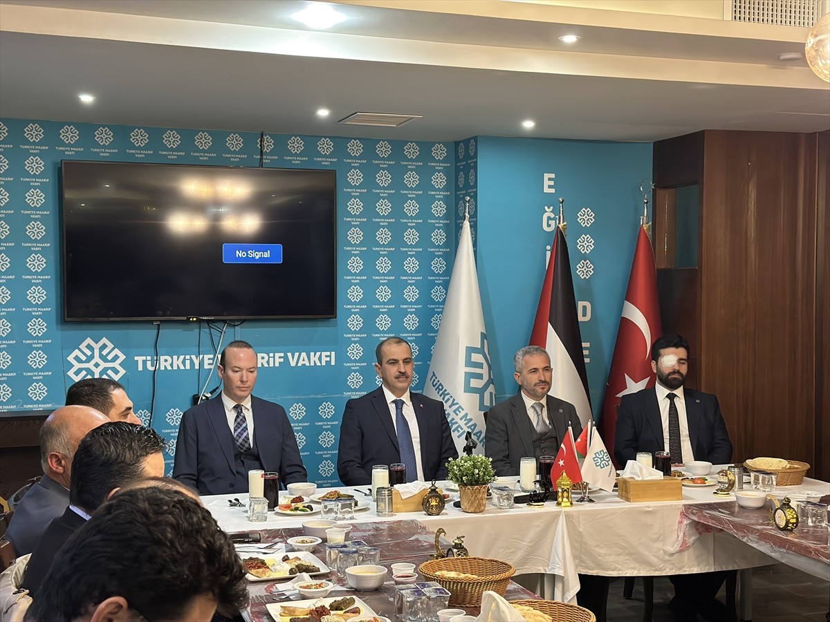 Ürdün’de okuyan Türk öğrenciler, Türkiye Maarif Vakfı’nın (TMV) düzenlediği iftar sofrasında bir...