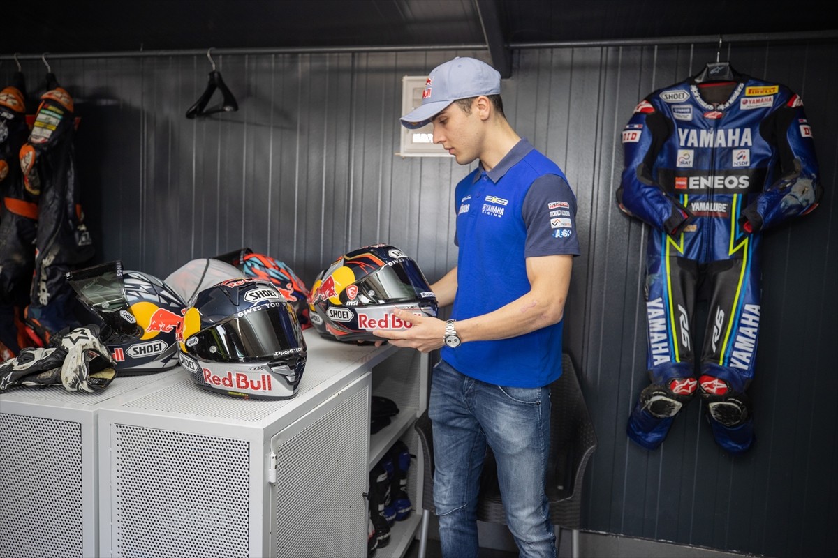 Yamaha Motoxracing takımıyla ilk kez mücadele ettiği Dünya Superbike Şampiyonası'nın Avustralya'da...