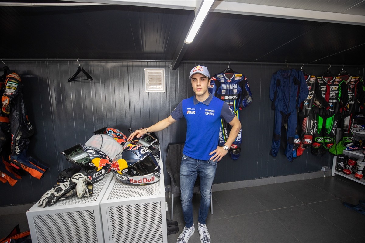 Yamaha Motoxracing takımıyla ilk kez mücadele ettiği Dünya Superbike Şampiyonası'nın Avustralya'da...