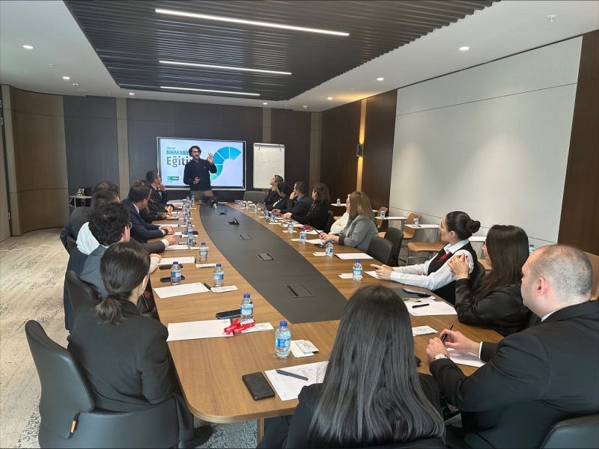 Yeşilay ile İstanbul Üniversitesi Sürekli Eğitim Merkezi işbirliğiyle düzenlenen 60 saatlik...