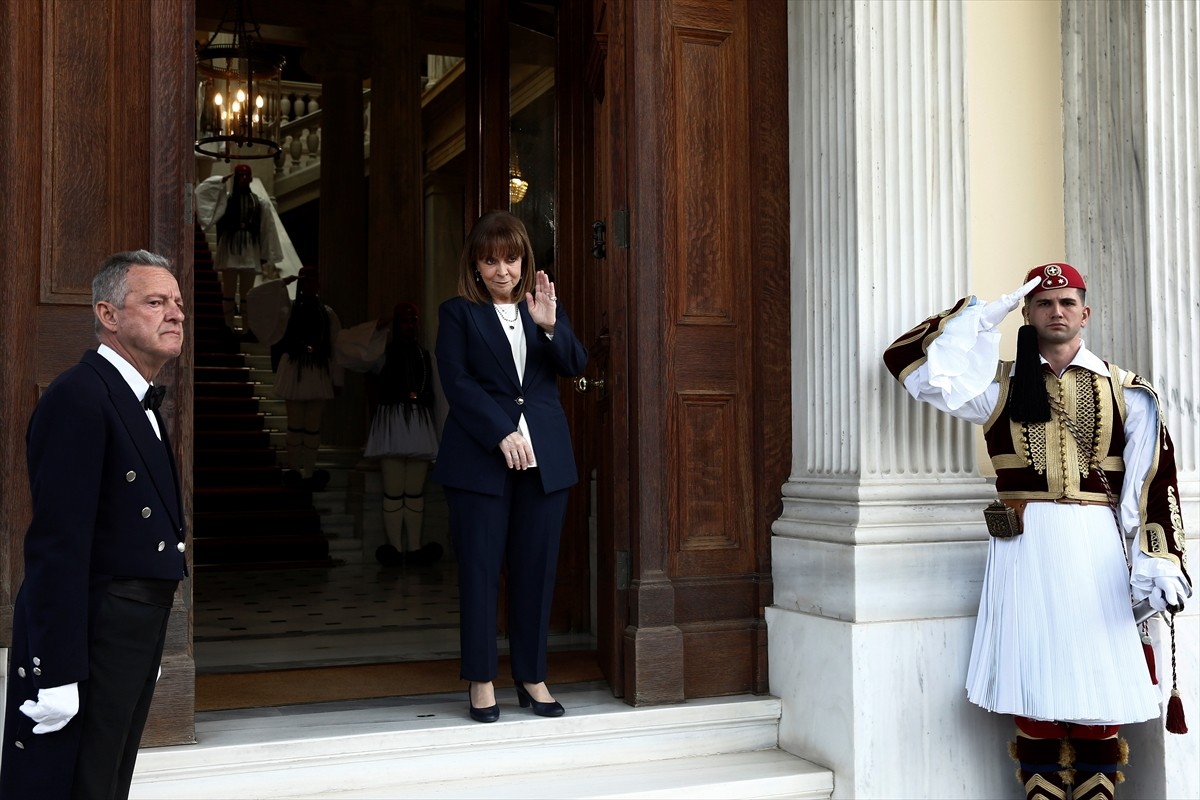 Yunanistan'ın yeni Cumhurbaşkanı Konstantinos Tasulas yemin ederek göreve başladı. Yunanistan...