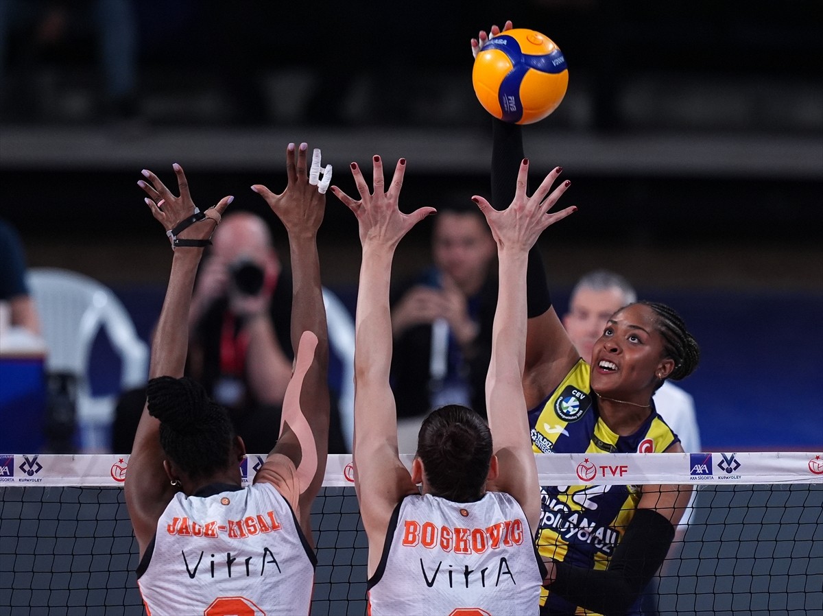 2025 Kadınlar AXA Sigorta Kupa Voley final maçında Fenerbahçe Medicana ile Eczacıbaşı Dynavit...