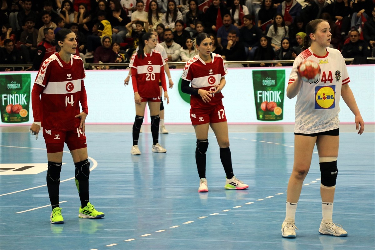 A Milli Kadın Hentbol Takımı, 2025 Dünya Şampiyonası Avrupa Elemeleri play-off 2. tur ikinci...