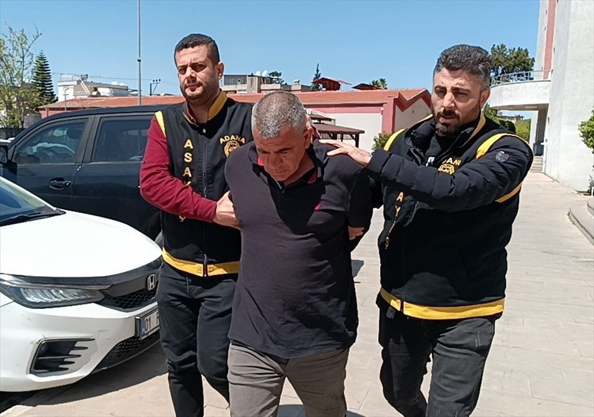 Adana'nın merkez Seyhan ilçesinde tartıştığı kişiyi tabancayla öldüren şüpheli...