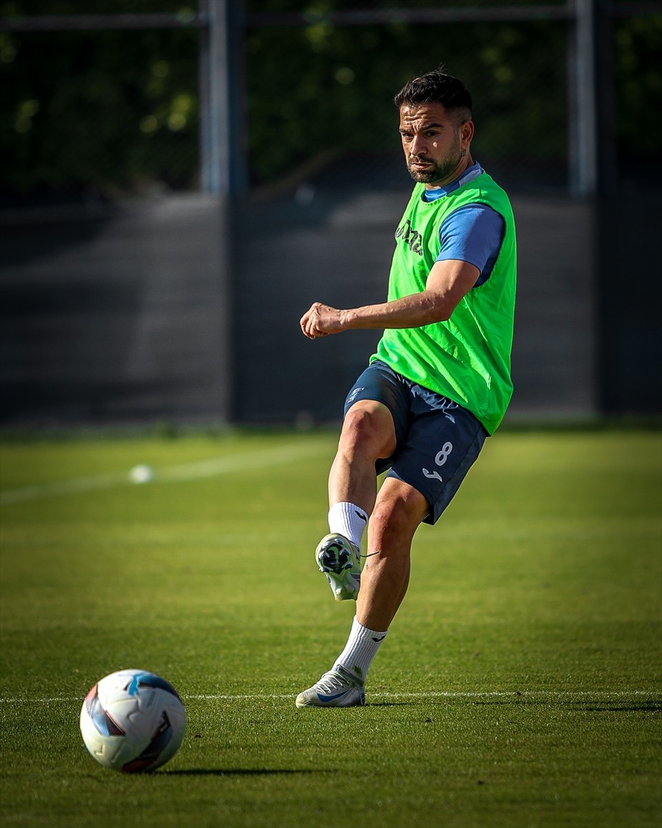 Adana Demirspor, Trendyol Süper Lig'in 32. haftasında sahasında Trabzonspor ile oynayacağı maçın...