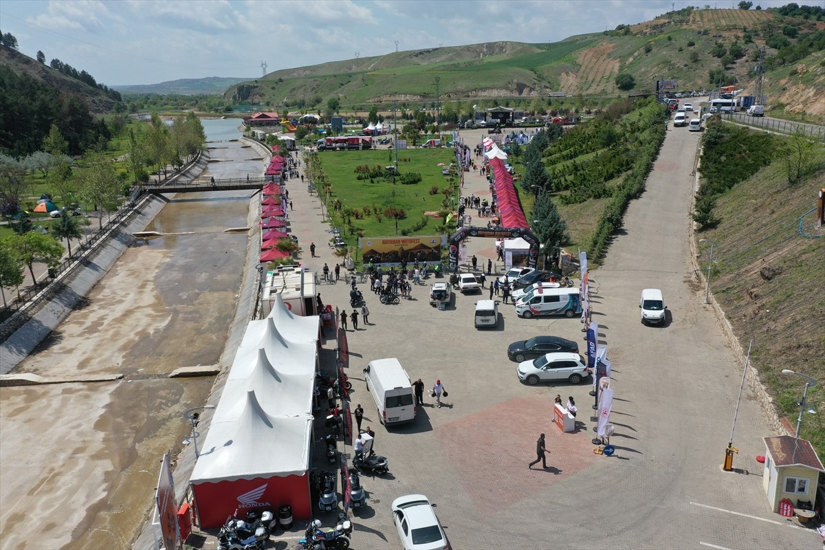 Adıyaman Valiliği öncülüğünde düzenlenen Motofest etkinliği, Beşpınar Mesire Alanı'nda başladı....