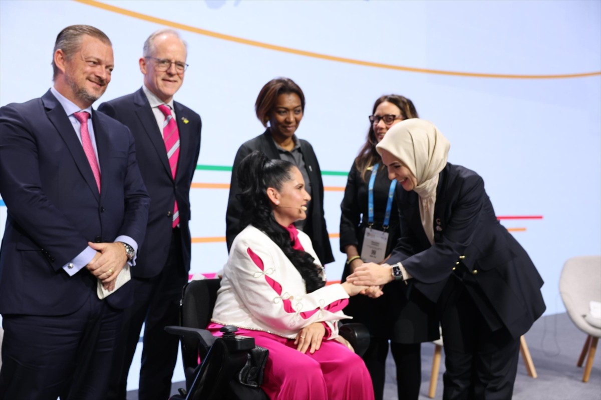 Aile ve Sosyal Hizmetler Bakanı Mahinur Özdemir Göktaş, engelli bireylerin yaşadıkları sorunlara...