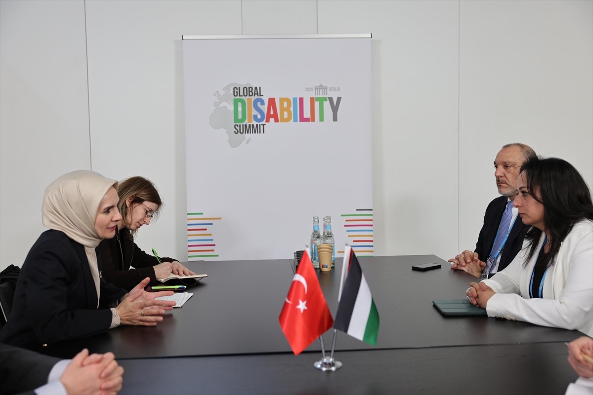 Aile ve Sosyal Hizmetler Bakanı Mahinur Özdemir Göktaş, Küresel Engellilik Zirvesi'ne katılmak...