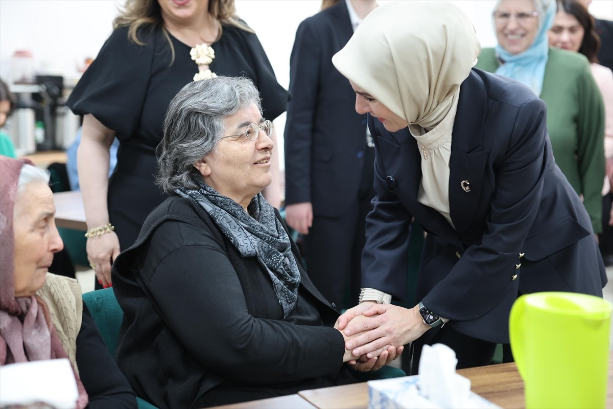 Aile ve Sosyal Hizmetler Bakanı Mahinur Özdemir Göktaş, Küresel Engellilik Zirvesi'ne katılmak...