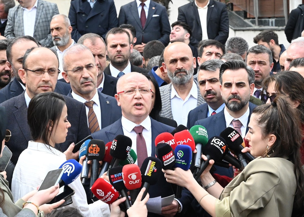 AK Parti Bursa İl Başkanlığı, Büyükşehir Belediye Başkanı Mustafa Bozbey hakkında "görevi kötüye...