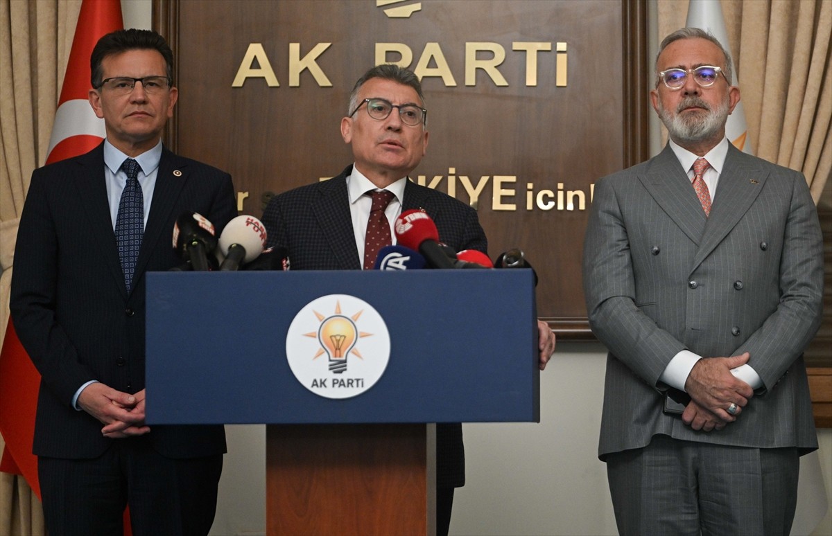 AK Parti Grup Başkanı Abdullah Güler (fotoğrafta), AK Parti Grup Başkanvekili Bahadır...