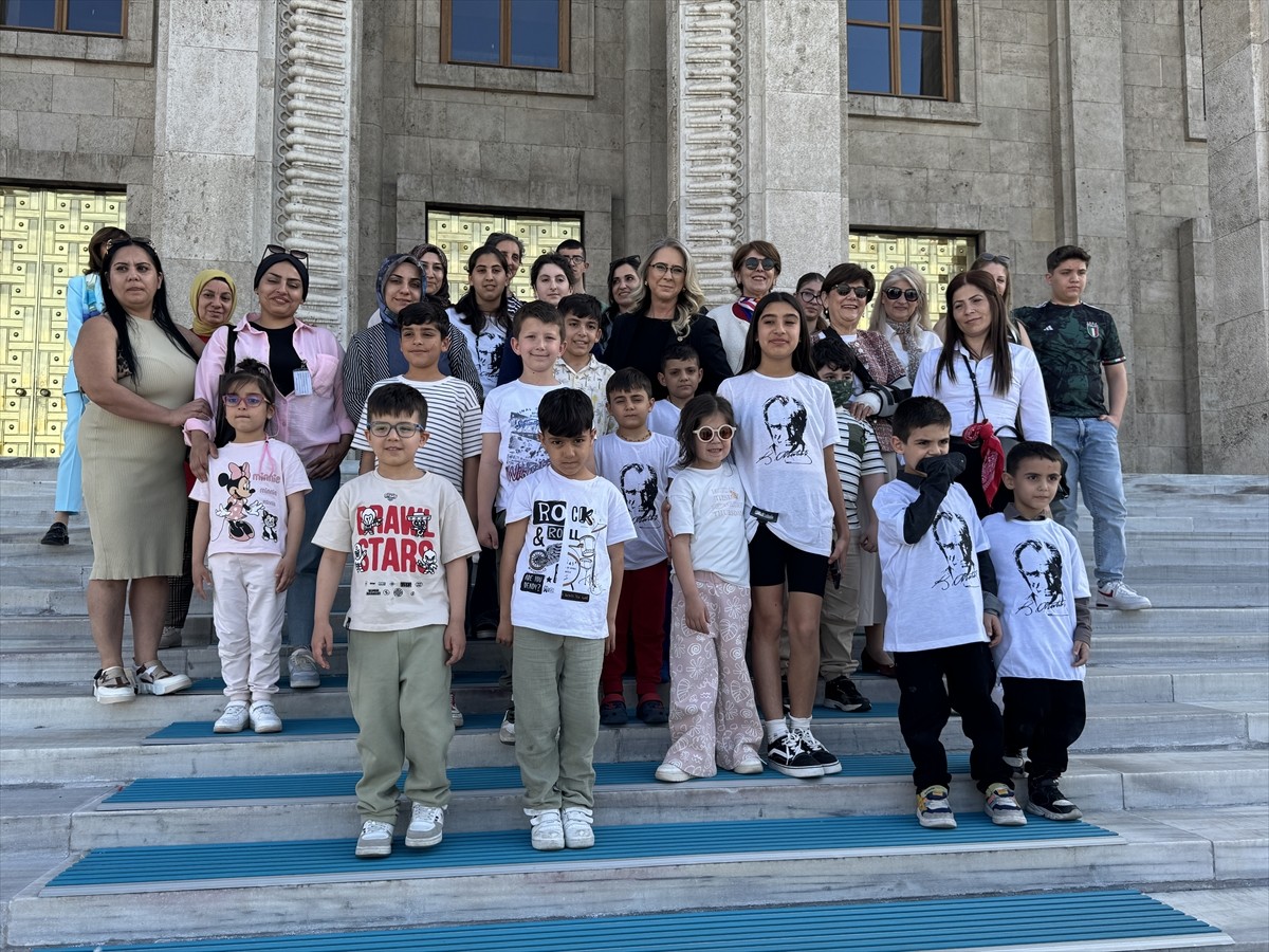 AK Parti İzmir Milletvekili Ceyda Bölünmez Çankırı'nın, İzmir Bayraklı Şehir Hastanesi...