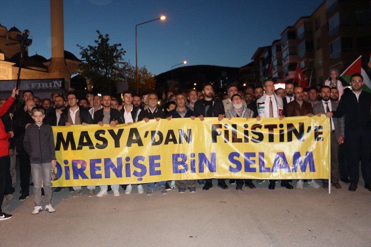 Amasya'da, İsrail'in Filistin'e yönelik saldırılarını protesto etmek amacıyla "Siyonizm'e karşı...