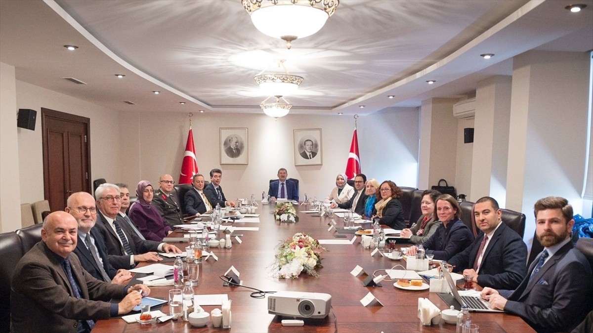 Ankara'da "Avrupa'nın Yeni Güvenlik Mimarisi ve Türkiye-Avrupa Birliği İlişkileri" başlıklı...