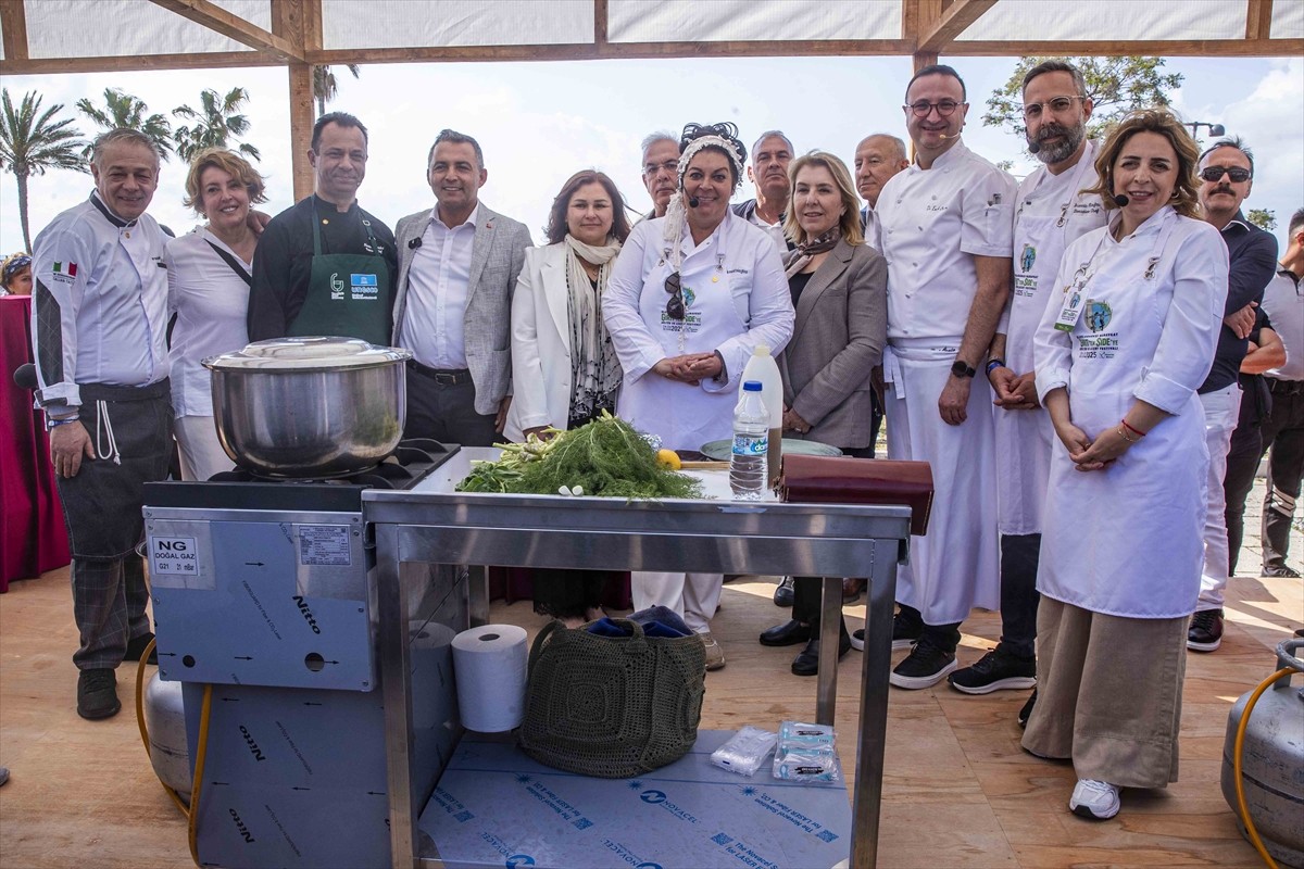 Antalya'nın Manavgat ilçesinde düzenlenen Uluslararası Girit'ten Side'ye Kültür ve Lezzet...