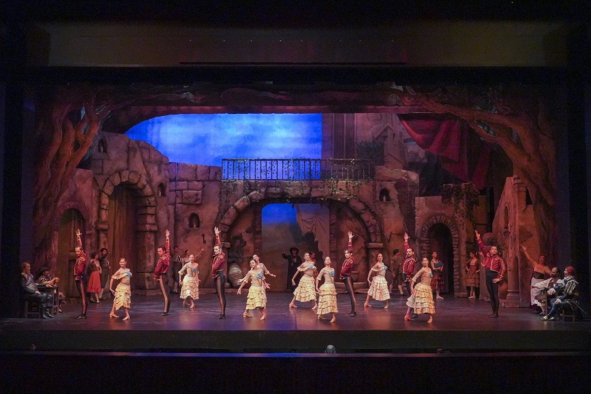 Antalya Devlet Opera ve Balesi (DOB), Haşim İşcan Kültür Merkezi Opera Sahnesi'nde, Miguel de...