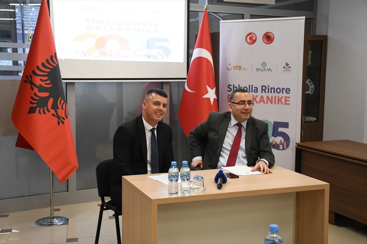 Arnavutluk'un başkenti Tiran'da, Arnavutluk Türkiye Mezunları Derneği (TÜMED) ile Yurtdışı Türkler...