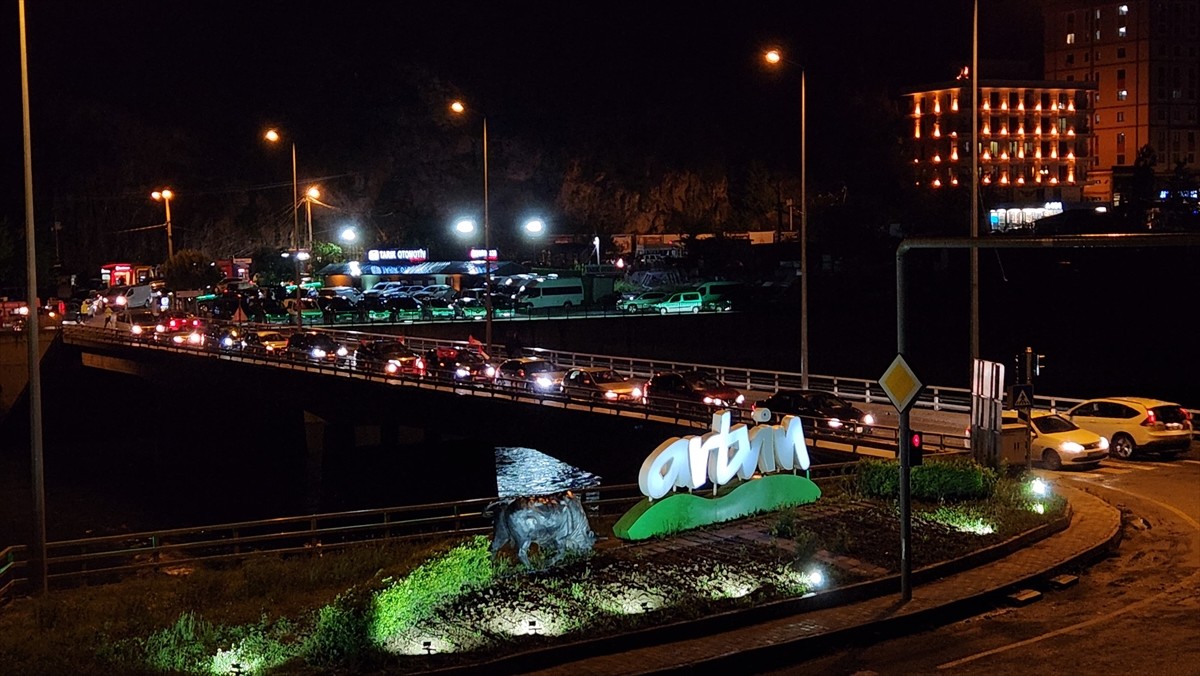 Artvin'de, İsrail'in Gazze'ye yönelik saldırılarını protesto etmek ve zulme dikkati çekmek...