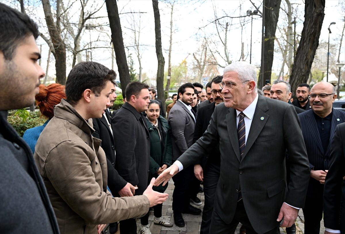 Avaz Araştırma ve Strateji Merkezince MHP Kurucu Genel Başkanı Alparslan Türkeş'in vefatının 28....