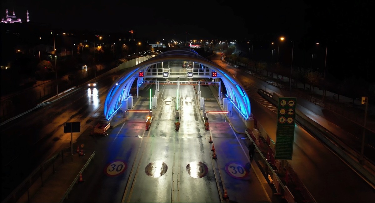 Avrasya Tüneli'nin dünyada Mavi Nokta Ağı Sertifikası'nı alan ilk ulaştırma projesi olduğu...