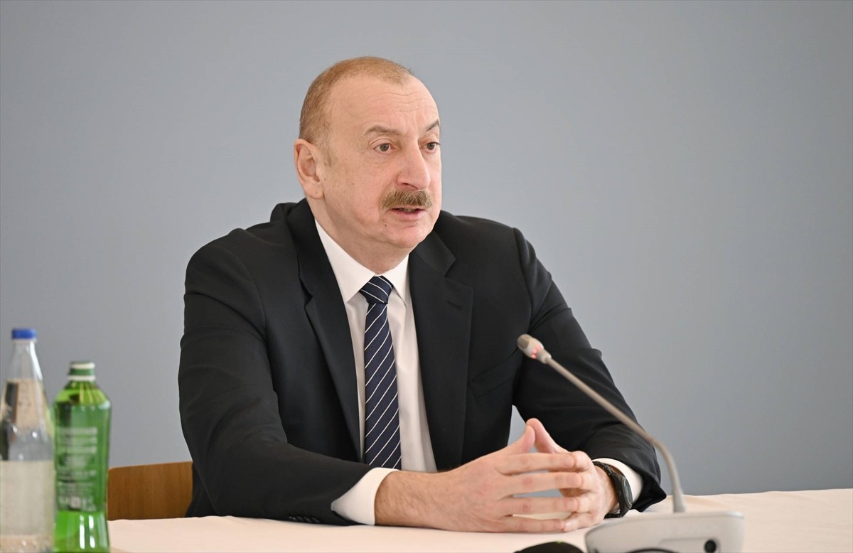 Azerbaycan Cumhurbaşkanı İlham Aliyev, Bakü'de, ADA Üniversitesi'nde düzenlenen, 44 ülkeden 80'den...