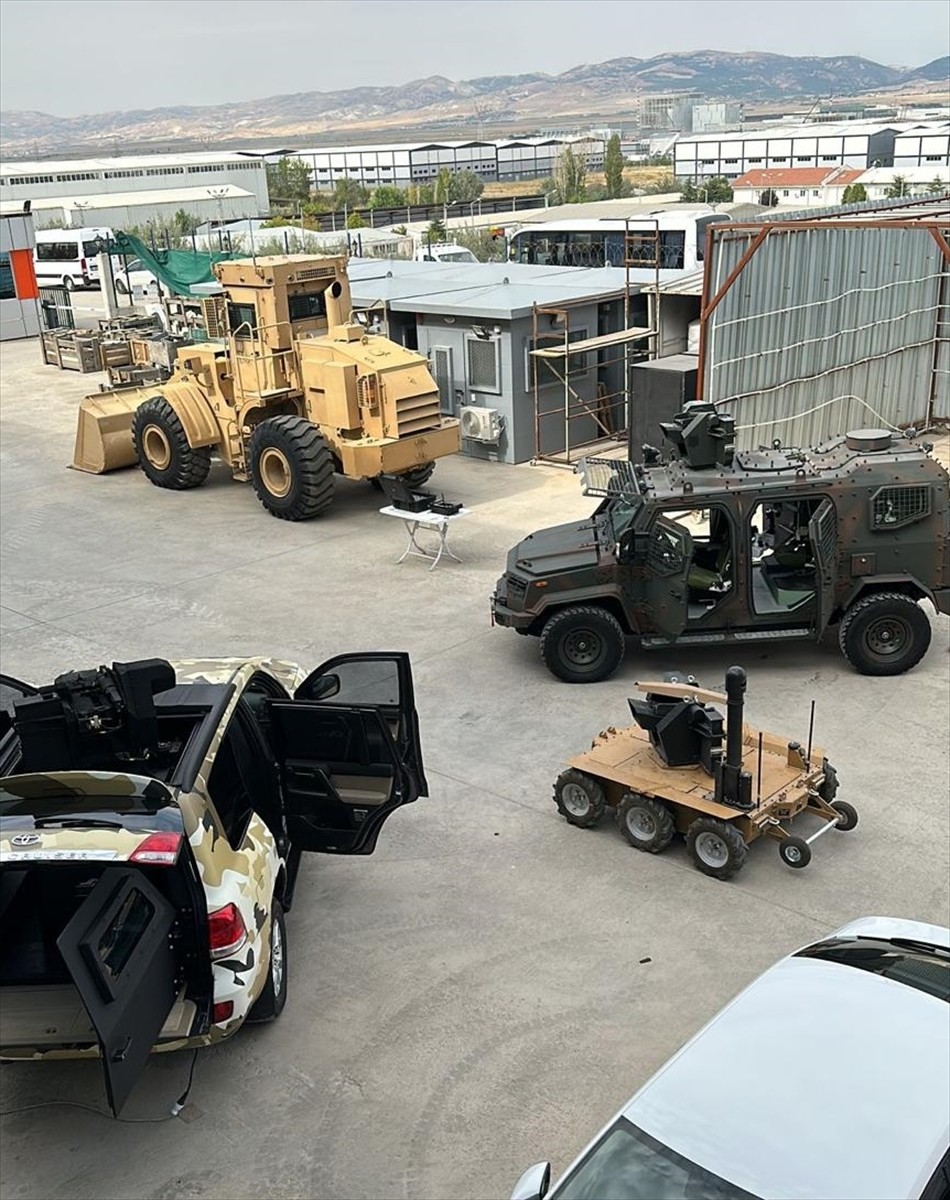 Best Grup Savunma Sanayii tarafından geliştirilen paletli insansız kara aracı FEDAİ-1 ve...