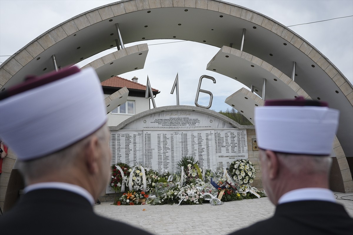 Bosna Hersek'in Vitez şehri yakınında bulunan Ahmiçi köyünde 16 Nisan 1993'te Hırvat Savunma...