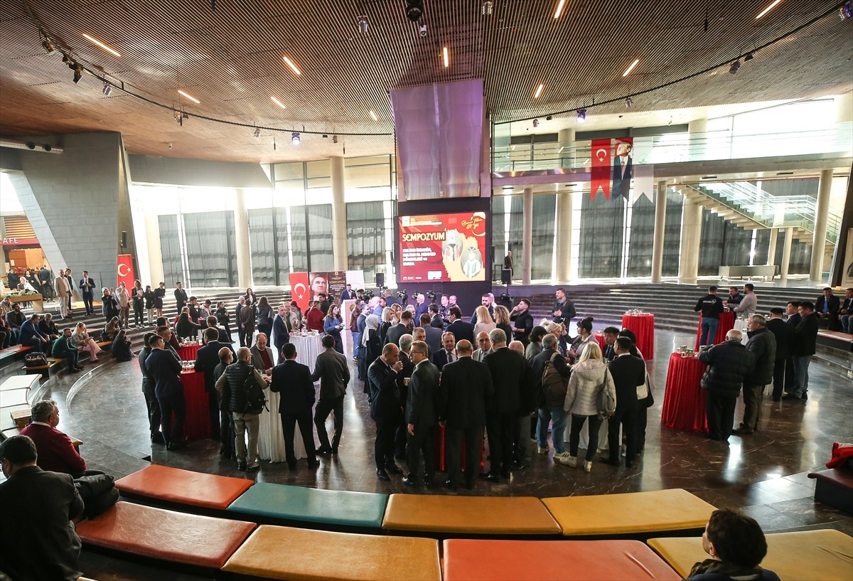 Bursa'nın fethinin 699'uncu yıl dönümü dolayısıyla gerçekleştirilen Osman Gazi'yi Anma ve...