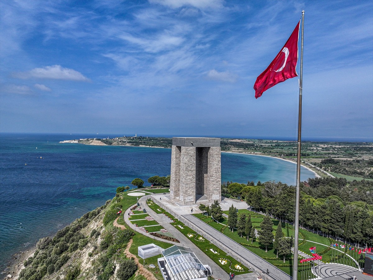 Çanakkale Şehitler Abidesi veya Çanakkale Şehitleri Anıtı olarak bilinen anıt, 1915'teki Çanakkale...